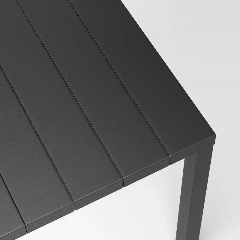Tavolo da pranzo rettangolare per esterni per 6 persone in metallo color faggio, resistente alla ruggine e ai raggi UV - Threshold™