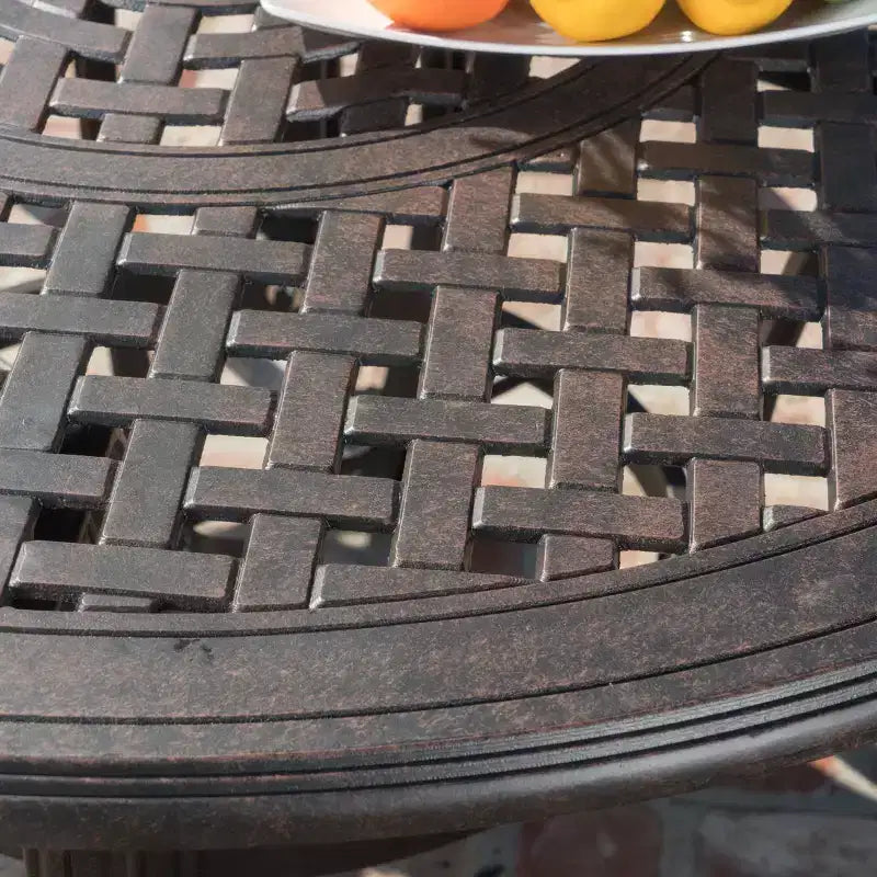 Tavolo da pranzo rotondo Alfresco in alluminio pressofuso - Bronzo Christopher Knight Home: resistente alle intemperie, 4 posti con foro per ombrellone