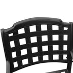 Set da pranzo rettangolare moderno per esterni in rete a traliccio in alluminio da 95" con 8 sedie a braccioli a fantasia a scacchi - Nero - Oakland Living