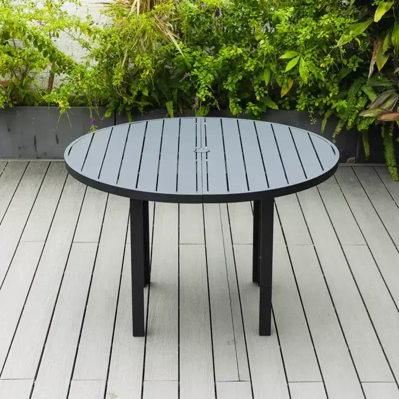 Tavolo da pranzo rotondo da esterno in alluminio LeisureMod per casa moderna, patio, giardino, collezione Chelsea