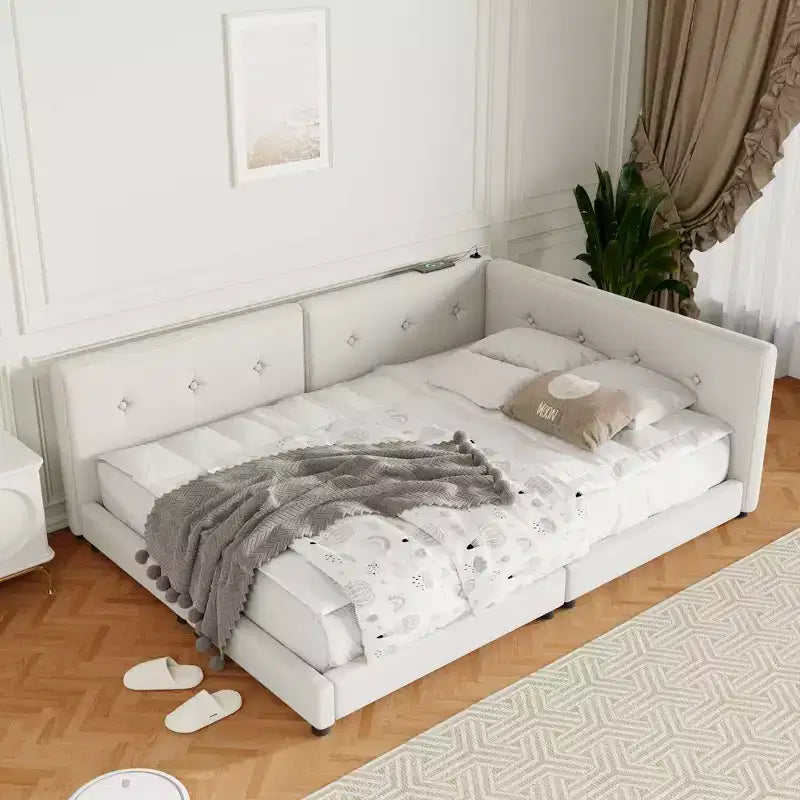 Letto a piattaforma Queen/Full Size, Letto da giorno imbottito a terra con porte USB - ModernLuxe