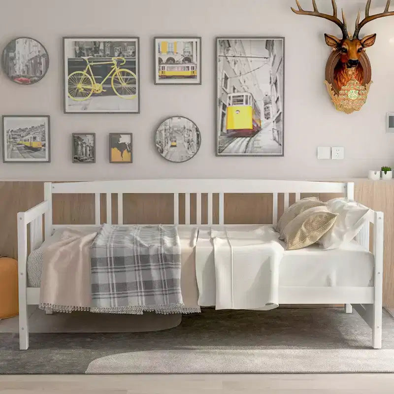 Daybed con struttura in legno massiccio Whisen Modern Design, dimensioni piazza singola