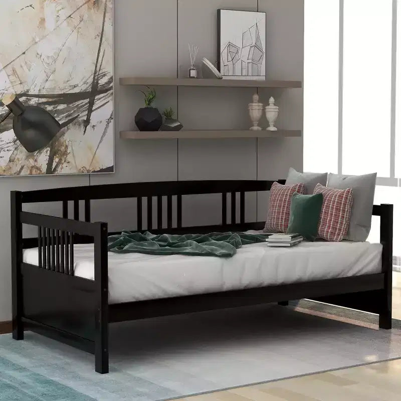 Daybed con struttura in legno massiccio Whisen Modern Design, dimensioni piazza singola