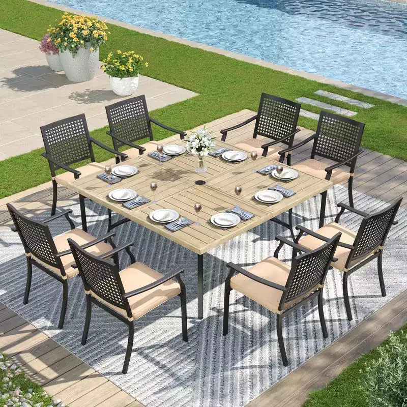 Captiva Designs, tavolo da pranzo quadrato da esterno 1 pezzo, spazioso, con piano a doghe in metallo e foro per ombrellone, per 8 persone