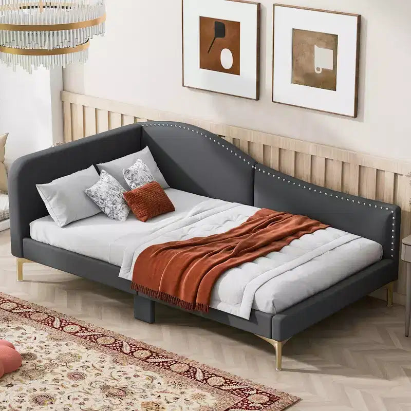 Letto a giorno imbottito Twin/Full Size con testiera, bracciolo e gambe di supporto, grigio/beige-ModernLuxe