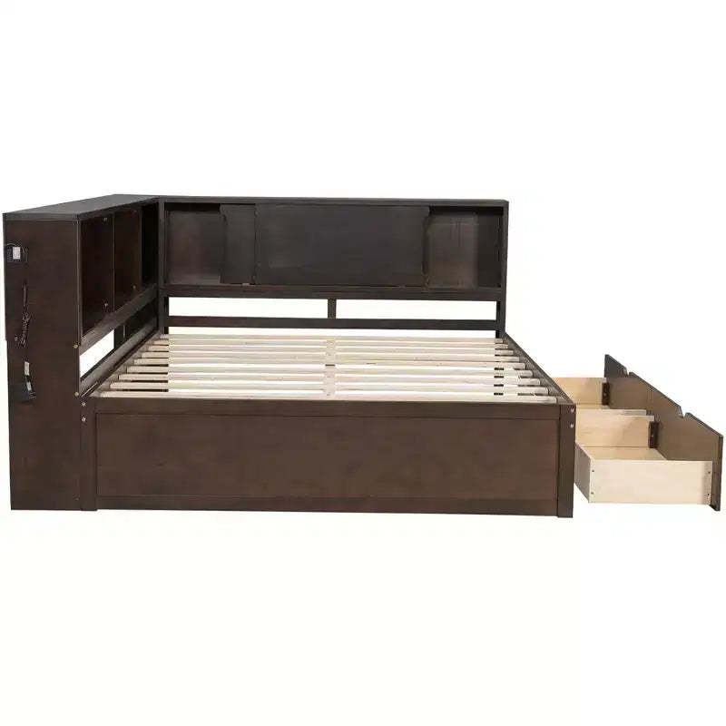 Daybed in legno Full Size Whisen con ripiani portaoggetti, USB, LED e letto estraibile a rotelle