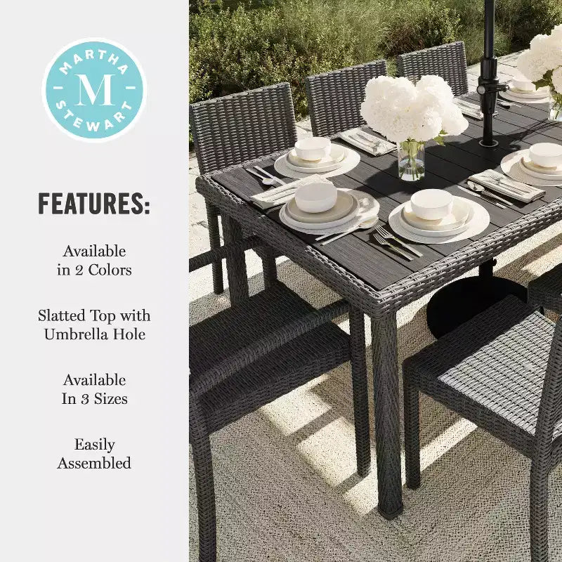 Tavolo da patio Martha Stewart Bedford 71 per interni-esterni con piano in legno composito in vimini effetto rattan