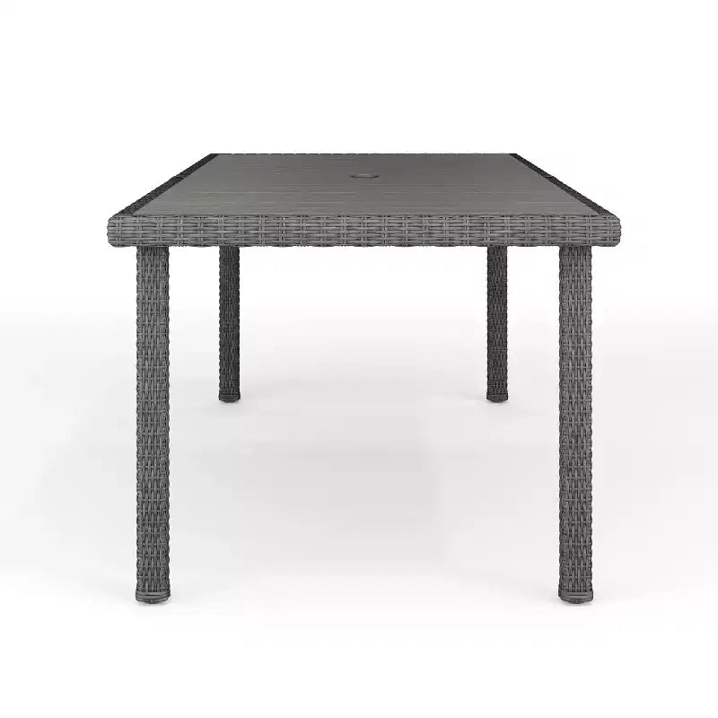 Tavolo da patio Martha Stewart Bedford 71 per interni-esterni con piano in legno composito in vimini effetto rattan