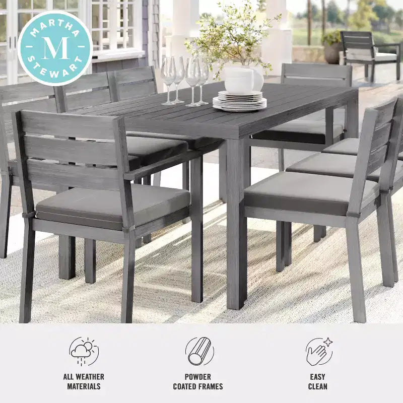 Martha Stewart Bedford 71 Tavolo da esterno-interno con finitura in alluminio spazzolato effetto venature del legno