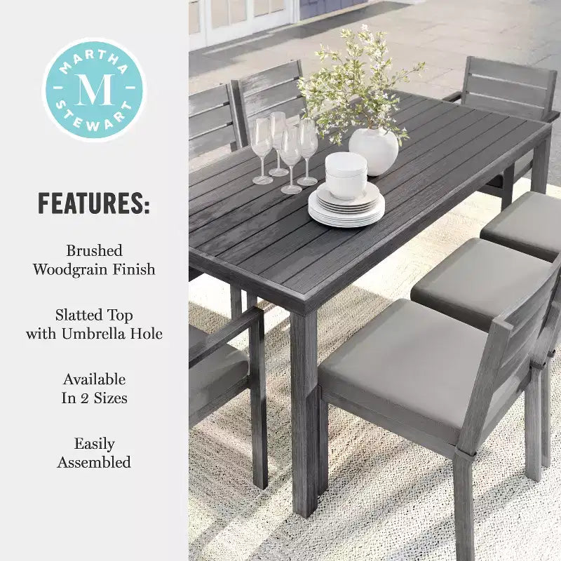Martha Stewart Bedford 71 Tavolo da esterno-interno con finitura in alluminio spazzolato effetto venature del legno
