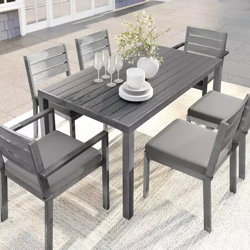 Martha Stewart Bedford 62 Tavolo da patio per interni-esterni con finitura in alluminio spazzolato effetto legno