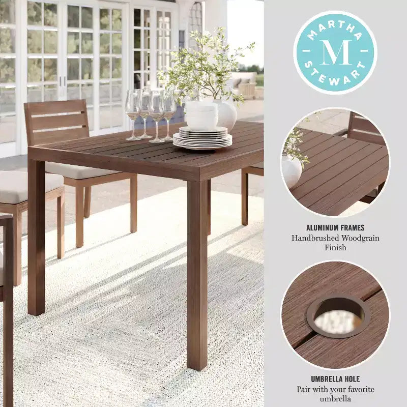 Martha Stewart Bedford 62 Tavolo da patio per interni-esterni con finitura in alluminio spazzolato effetto legno