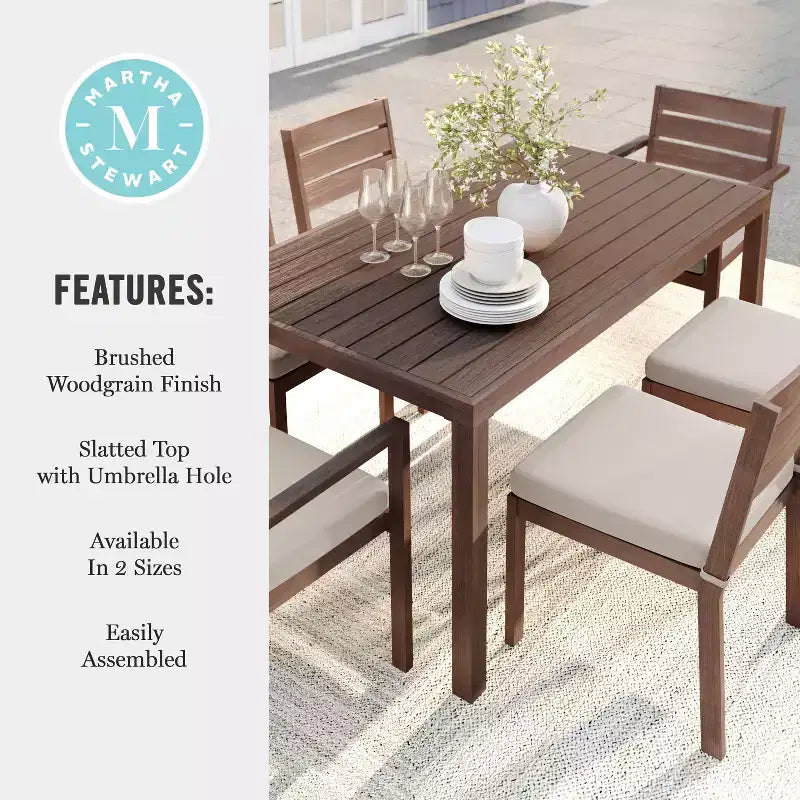 Martha Stewart Bedford 62 Tavolo da patio per interni-esterni con finitura in alluminio spazzolato effetto legno