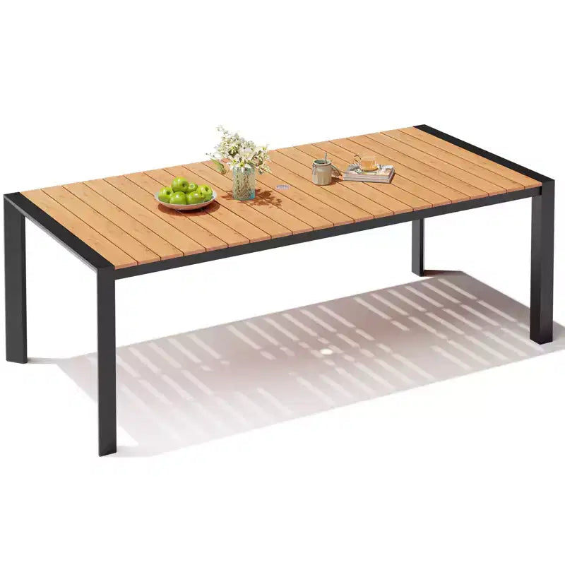 Crestlive Products Tavolo da pranzo da esterno per 4-6 persone Tavolo rettangolare da patio, telaio in alluminio con piano in finto legno resistente e foro per ombrellone Marrone