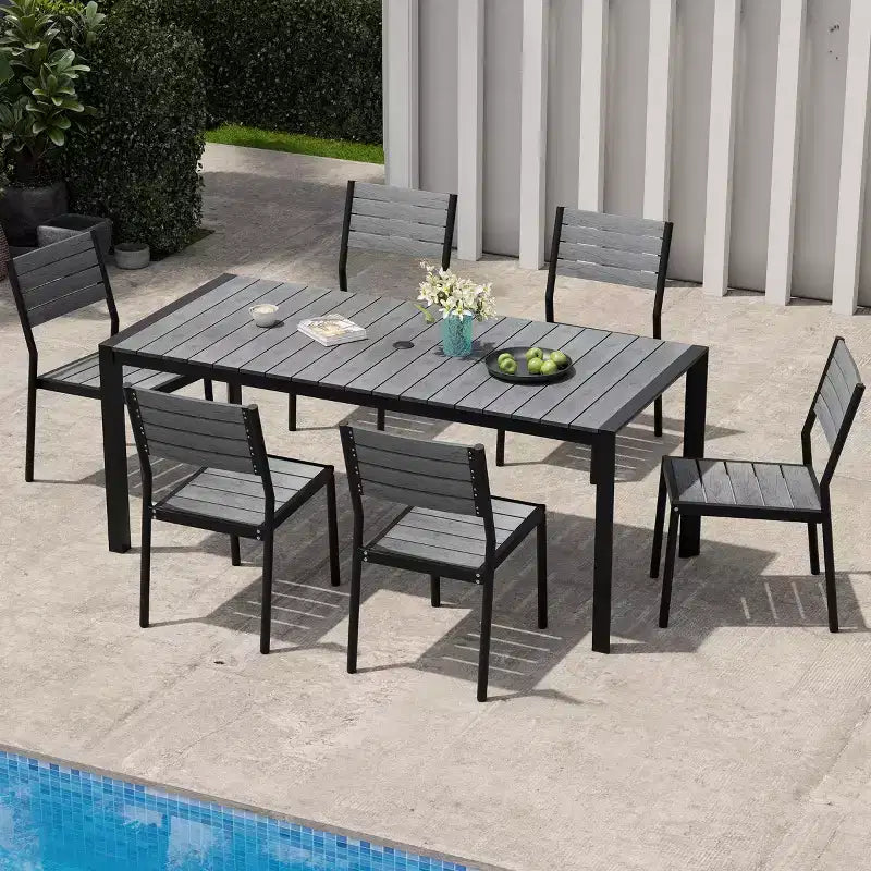 Crestlive Products Tavolo da pranzo da esterno per 4-6 persone Tavolo rettangolare da patio, telaio in alluminio con piano in finto legno resistente e foro per ombrellone Marrone