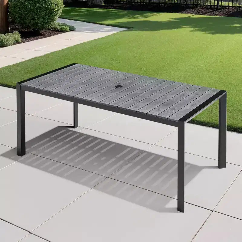 Crestlive Products Tavolo da pranzo da esterno per 4-6 persone Tavolo rettangolare da patio, telaio in alluminio con piano in finto legno resistente e foro per ombrellone Marrone