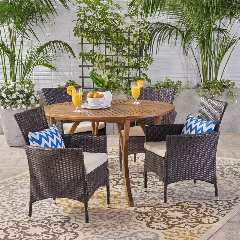 Christopher Knight Home Albury Set da pranzo da 5 pezzi in legno di acacia e vimini da esterno con cuscino