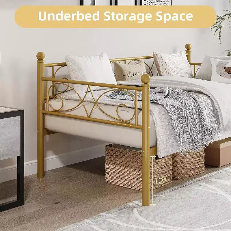 Struttura letto a una piazza con letto estraibile, testiera floreale e doghe in acciaio resistente, ideale per soggiorni e camere per gli ospiti, oro
