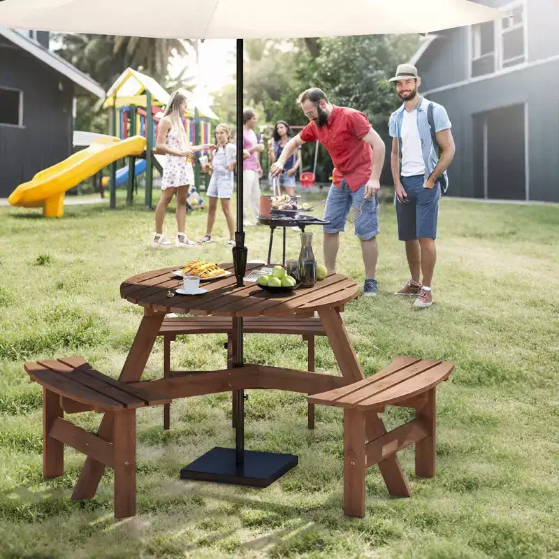 Tavolo da Picnic Rotondo per 6 Persone Costway con 3 Panche Integrate e 2 Fori per Ombrellone, Marrone/Giallo