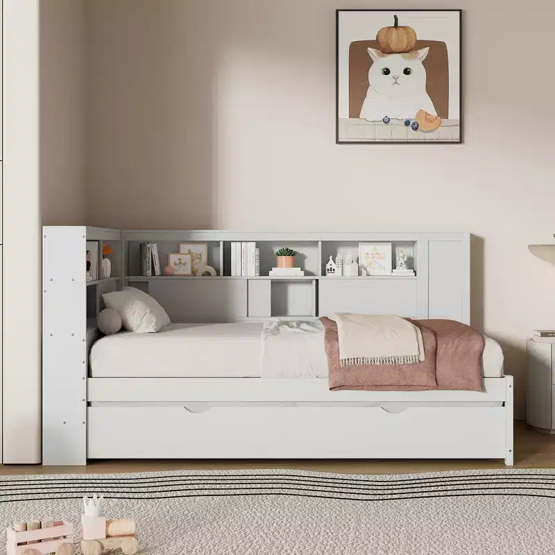 Letto a giorno in legno Whisen Twin con mensole e letto estraibile