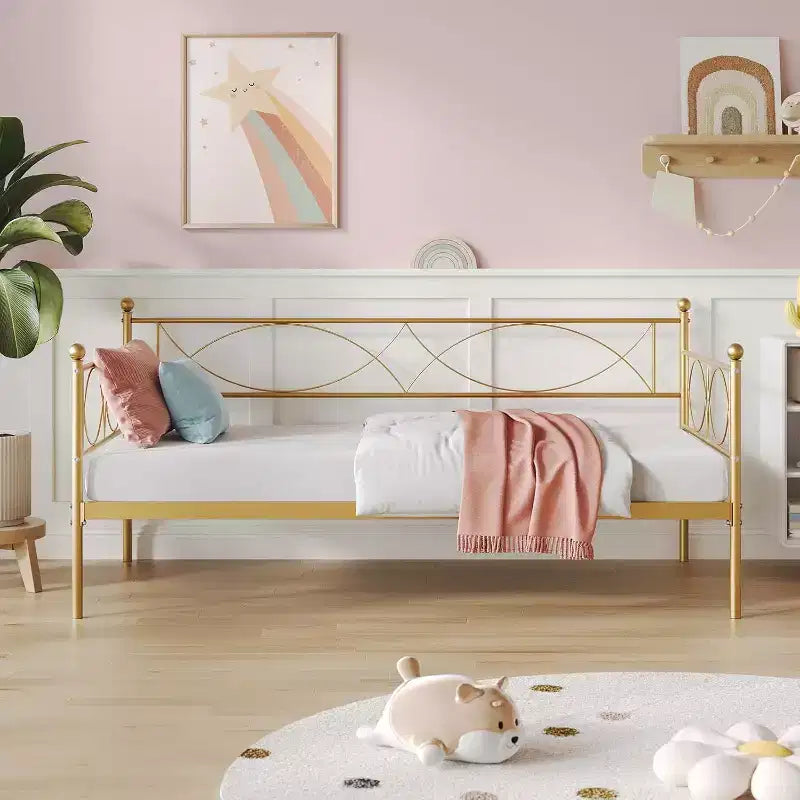 Letto singolo in metallo dorato, Struttura salvaspazio moderna con doghe in acciaio