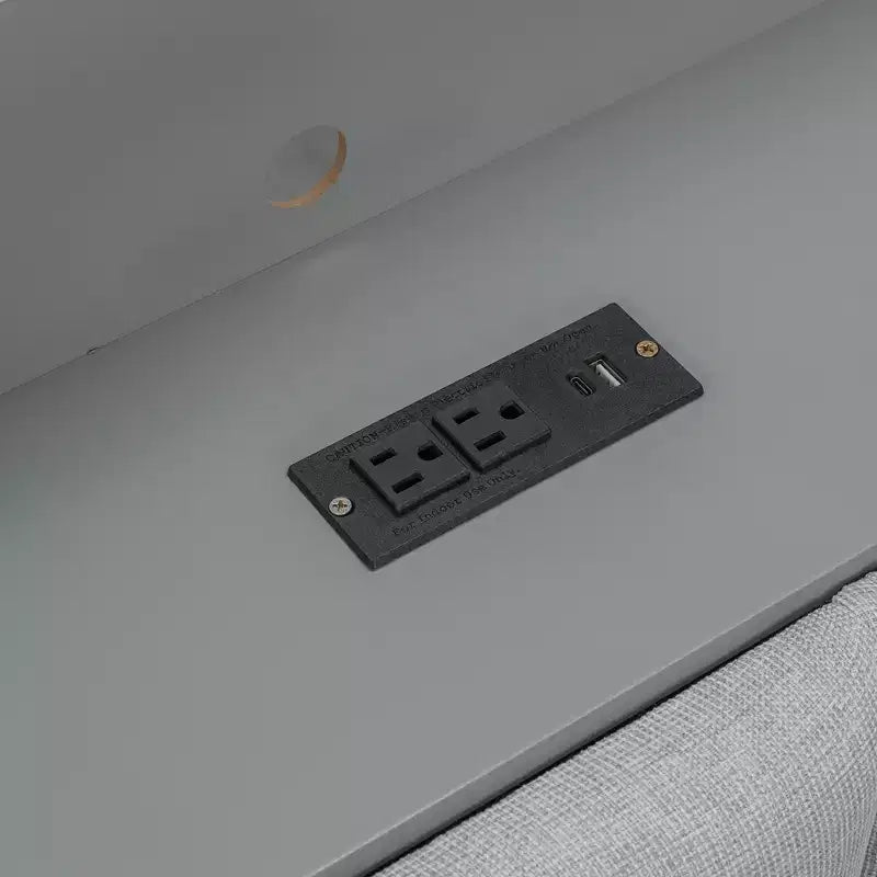 Letto a una piazza e mezza con mensole, stazione di ricarica, luce a LED, scrivania e testiera e schienale imbottiti - ModernLuxe