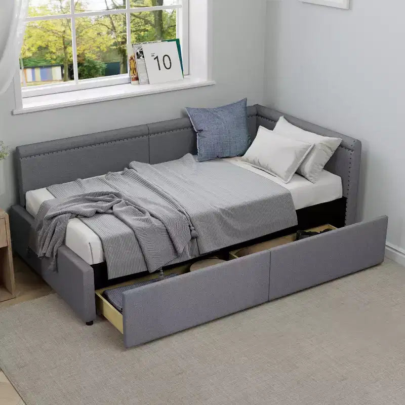 GDFStudio Carol Letto Divano Angolare a L Moderno per una Piazza e Mezza con Rivestimento in Lino e Due Cassetti Contenitore