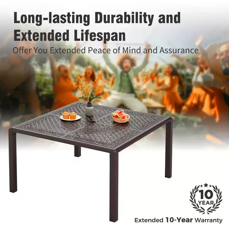 Tavolo da pranzo da esterno Captiva Designs in alluminio fuso per patio e giardino, resistente alle intemperie, con piano inciso