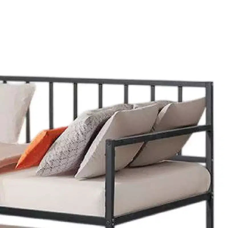 Daybed Royal Hampton con letto estraibile, struttura in metallo nero a doghe a giorno