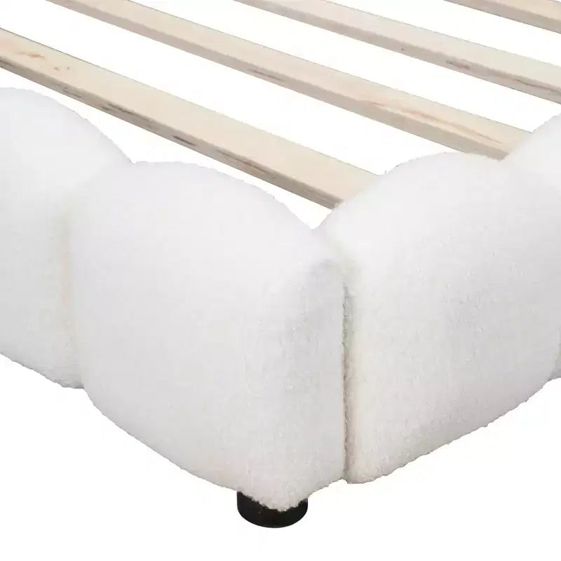 Letto imbottito a piattaforma, misura matrimoniale, con porte USB e cintura LED, struttura a divano letto angolare in tessuto Teddy in legno per soggiorno, camera da letto, bianco