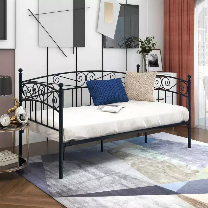 GDFStudio Flynn Letto da giorno in metallo moderno di metà secolo con testiera