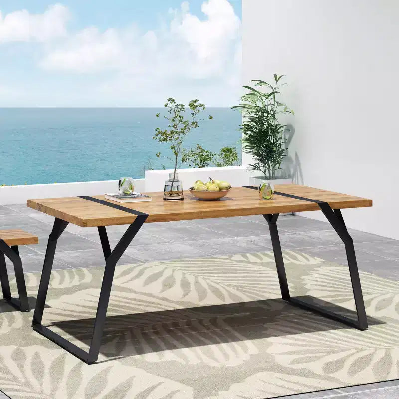 Tavolo da pranzo da esterno Okak Farmhouse con eleganti gambe in metallo, tavolo da pranzo per patio con piano in legno, tavolo da esterno per cortile, giardino, marrone