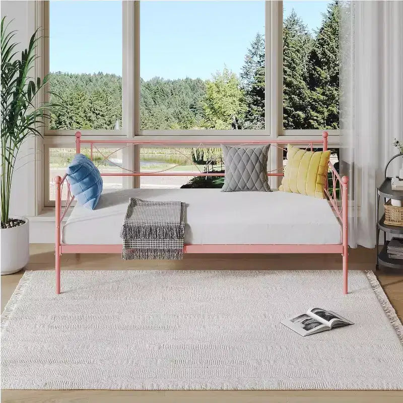Letto a giorno matrimoniale in metallo con letto estraibile, struttura resistente, rotelle con blocco e doghe in metallo, ideale per camera da letto, camera degli ospiti o soggiorno