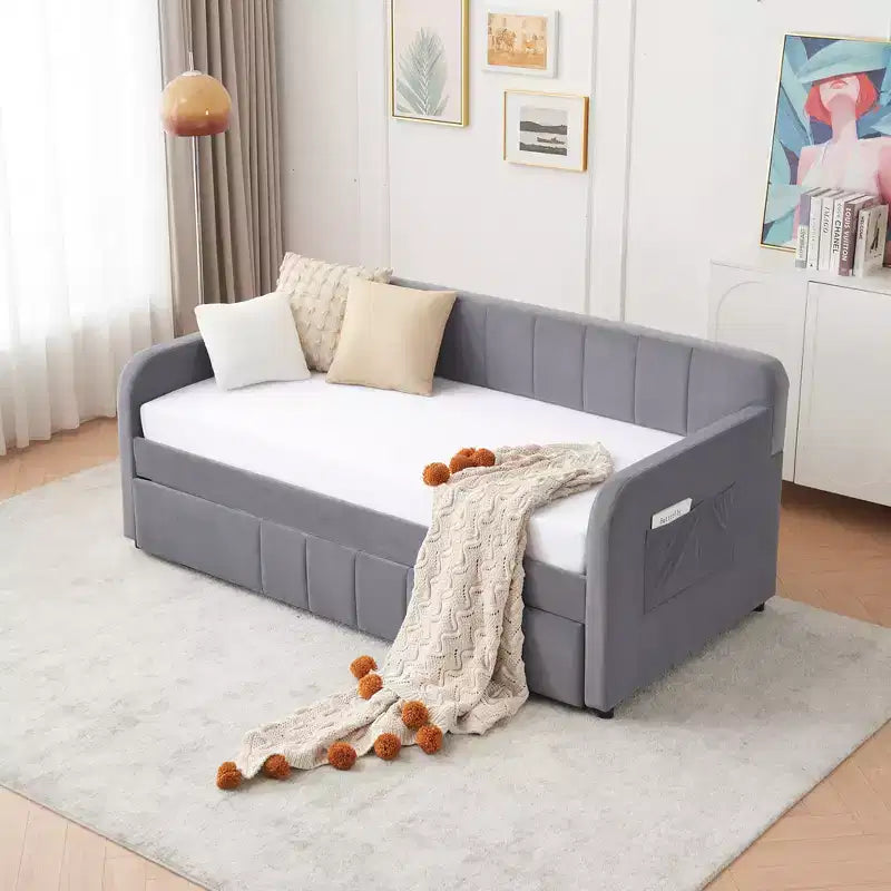 Struttura letto a giorno imbottita matrimoniale Zeus & Ruta con letto estraibile per camera da letto, soggiorno, camera degli ospiti