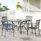 Tavolo da pranzo da esterno Outsunny per 4 persone, tavolo da patio quadrato da 94 cm con foro per ombrellone, ripiano portaoggetti e piano in finto legno per giardino, cortile, terrazza, grigio