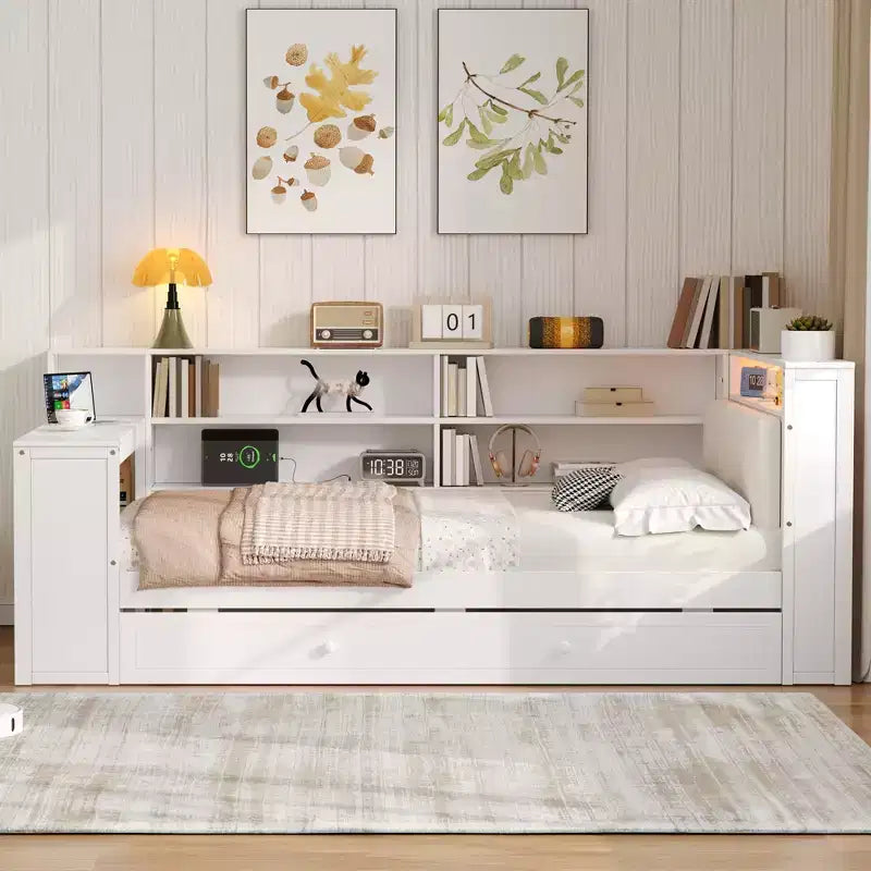GDFStudio Brewer Letto a piattaforma in legno con ripiani portaoggetti, letto estraibile, stazione di ricarica e LED