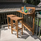 GDFStudio Pranav Set da bar moderno da balcone a 3 pezzi in legno di acacia con tavolo a doghe con ripiano inferiore e 2 sgabelli