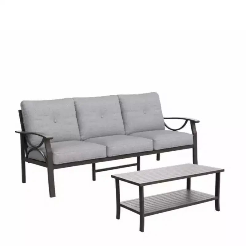 Set da esterno a 2 pezzi, divano da patio in metallo a 3 posti da 70 pollici per tutte le stagioni e tavolino da caffè rettangolare, telaio color kaki con cuscini grigi