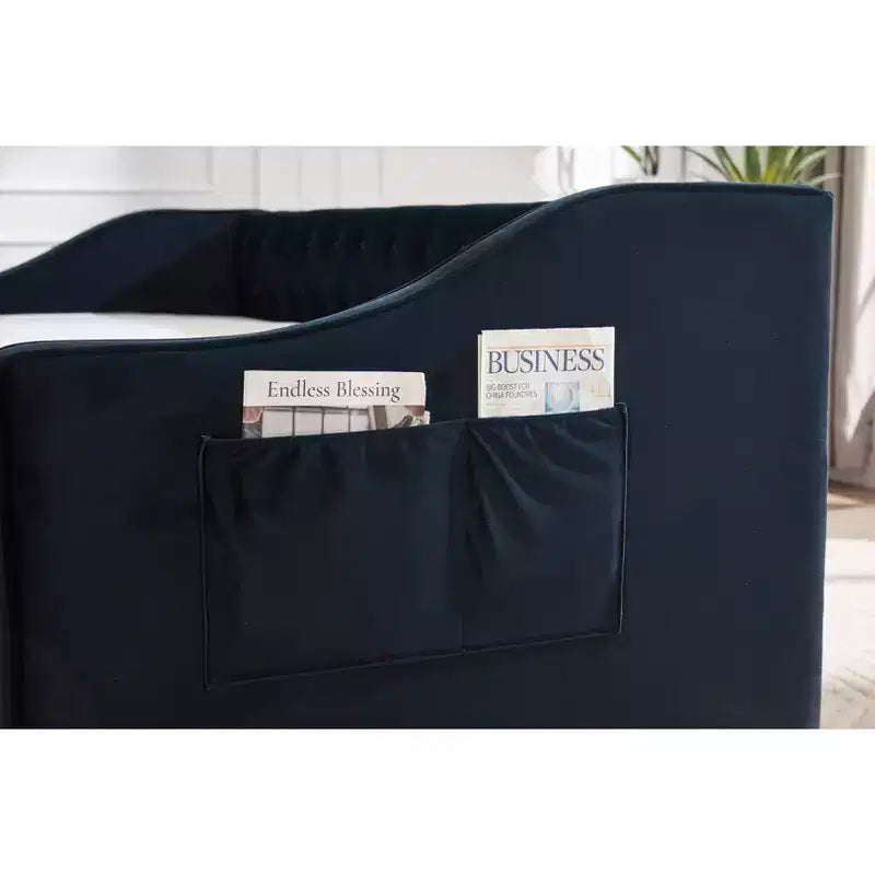 Letto singolo con rotelle, Divano letto in velluto con porta USB, Tasche laterali, Schienale capitonné per camera da letto, soggiorno - ModernLuxe