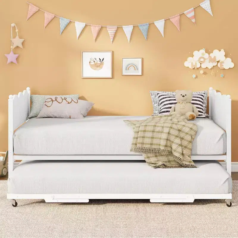 Daybed singolo con letto estraibile, struttura in metallo con testiera ondulata effetto legno, ruote bloccabili, divano letto salvaspazio, nessun box spring necessario