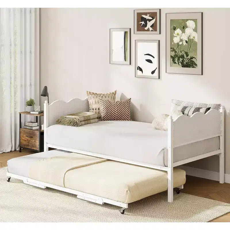 Daybed singolo con letto estraibile, struttura in metallo con testiera ondulata effetto legno, ruote bloccabili, divano letto salvaspazio, nessun box spring necessario