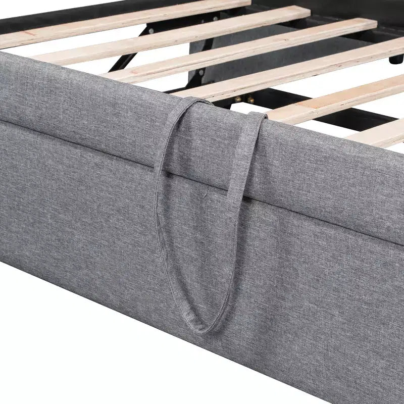 Letto a giorno imbottito ModernLuxe da una piazza a king size con letto estraibile a scomparsa e porte di ricarica USB, tessuto in lino, capacità 180 kg