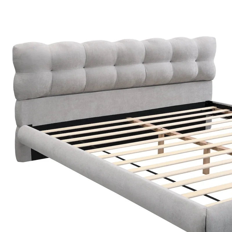 Letto a piattaforma imbottito in ciniglia grigia con testiera a biscotto, Full/Queen/King