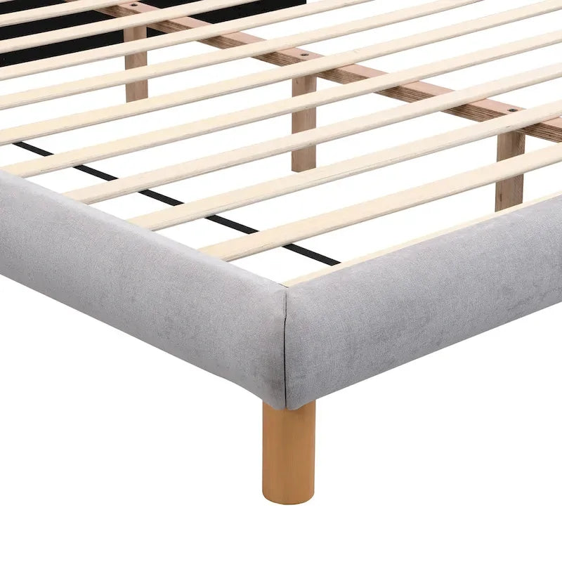 Letto a piattaforma imbottito in ciniglia grigia con testiera a biscotto, Full/Queen/King