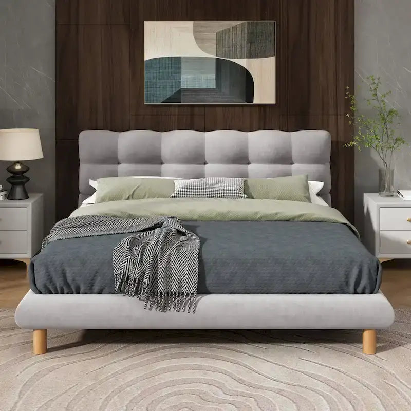 Letto a piattaforma imbottito in ciniglia grigia con testiera a biscotto, Full/Queen/King