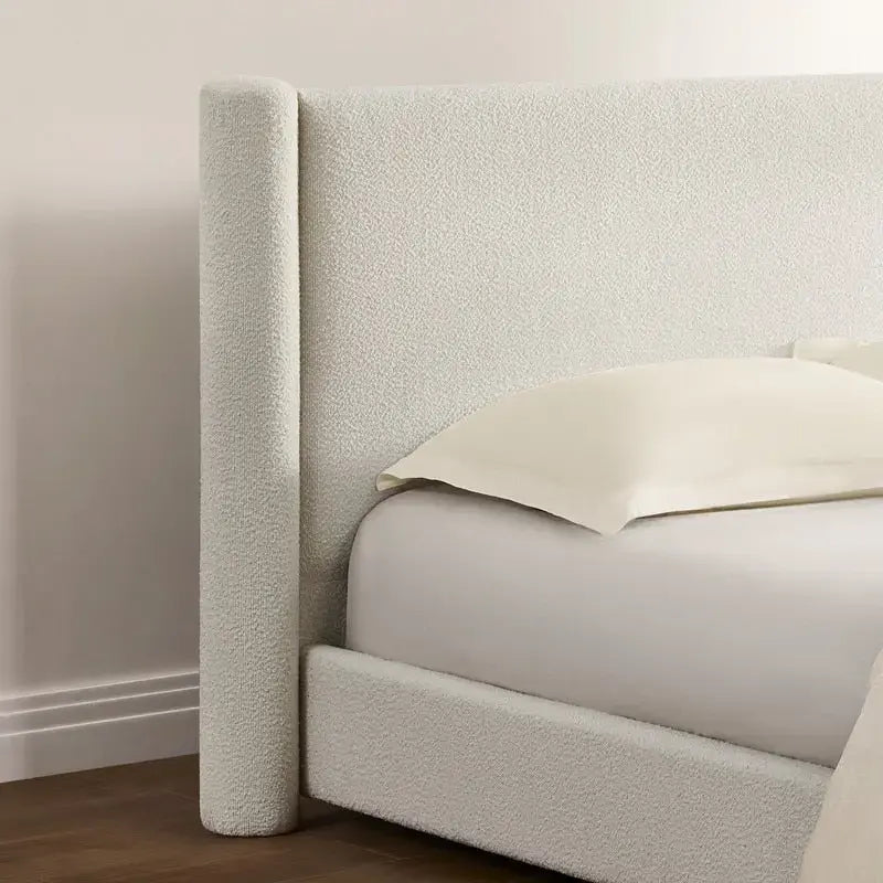 Struttura letto a piattaforma imbottita in bouclé color crema con testiera ampia, Queen, 1 posto