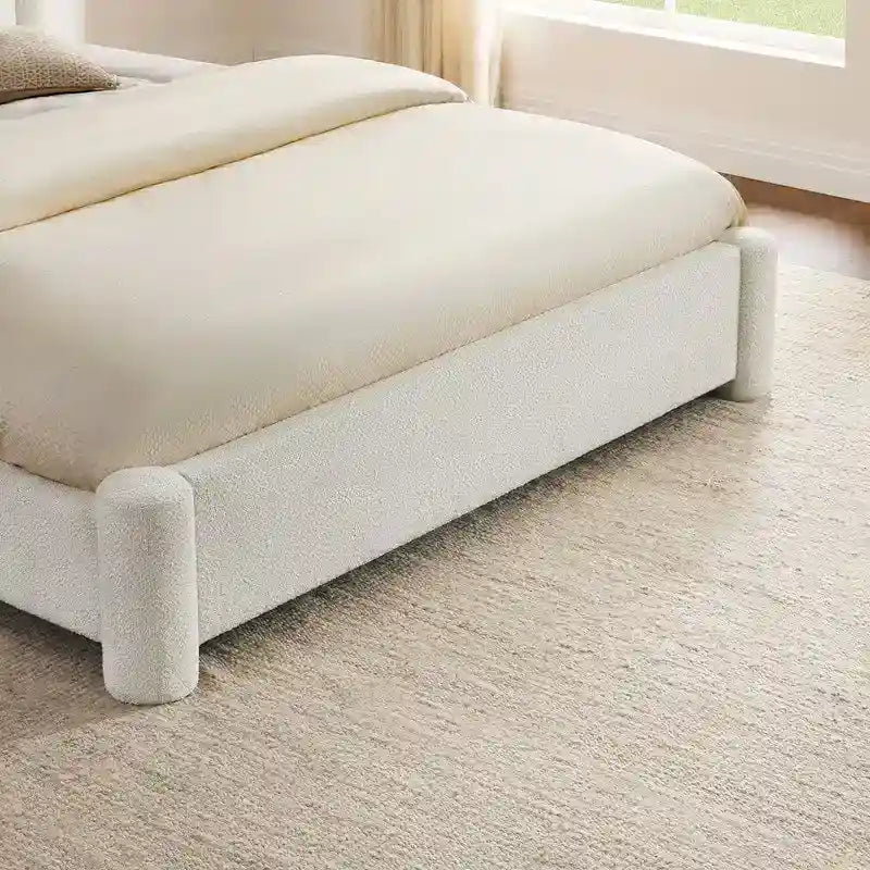 Struttura letto a piattaforma imbottita in bouclé color crema con testiera ampia, Queen, 1 posto