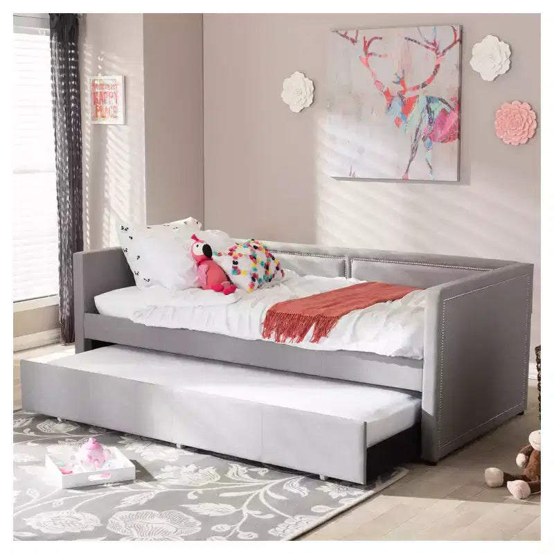 Baxton Studio Twin Raymond Divano letto moderno e contemporaneo in tessuto con borchie e letto estraibile per ospiti grigio: struttura in legno di gomma