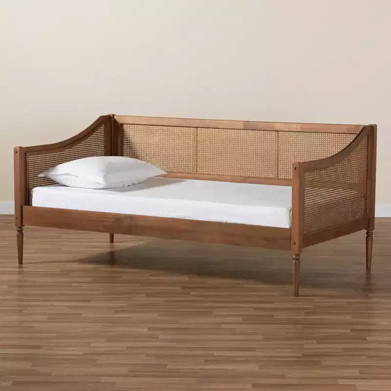 Divano letto Ogden in legno e rattan sintetico con gambe tornite - Baxton Studio: metà secolo, non richiede rete a molle