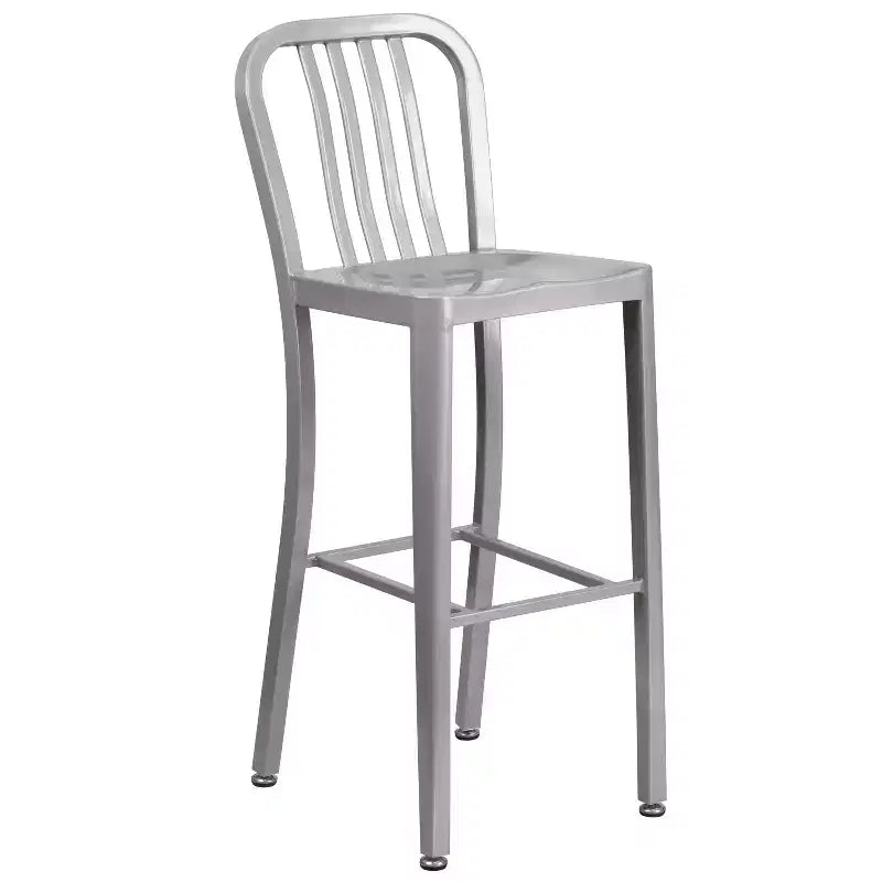 Set da tavolo da bar rotondo in metallo per interni ed esterni Flash Furniture di grado commerciale da 24 pollici con 2 sgabelli con schienale a doghe verticali
